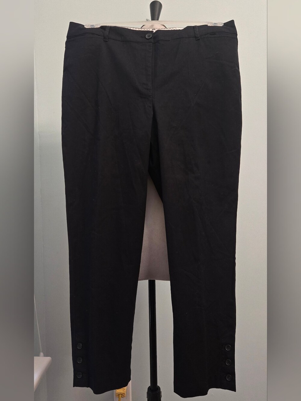 Talbots Perfect Crop Pant black 26½ inseam 3 button ankles sz 12
